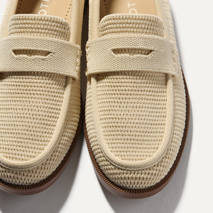 Close up of the toe and vamp of The Penny Loafer in Conch Raffia-Knit.
